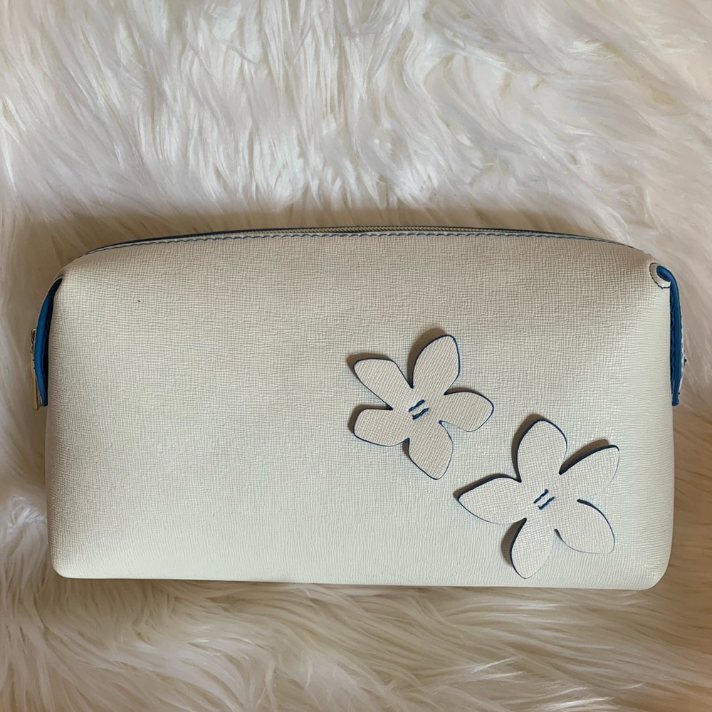 Estée Lauder White Flowered Makeup Pouch - Picture 2 of 5